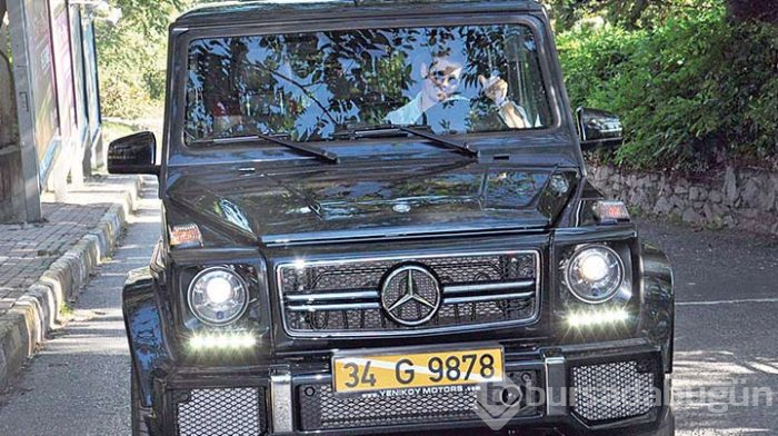 Emre Belözoğlu garajında servet yatıyor
