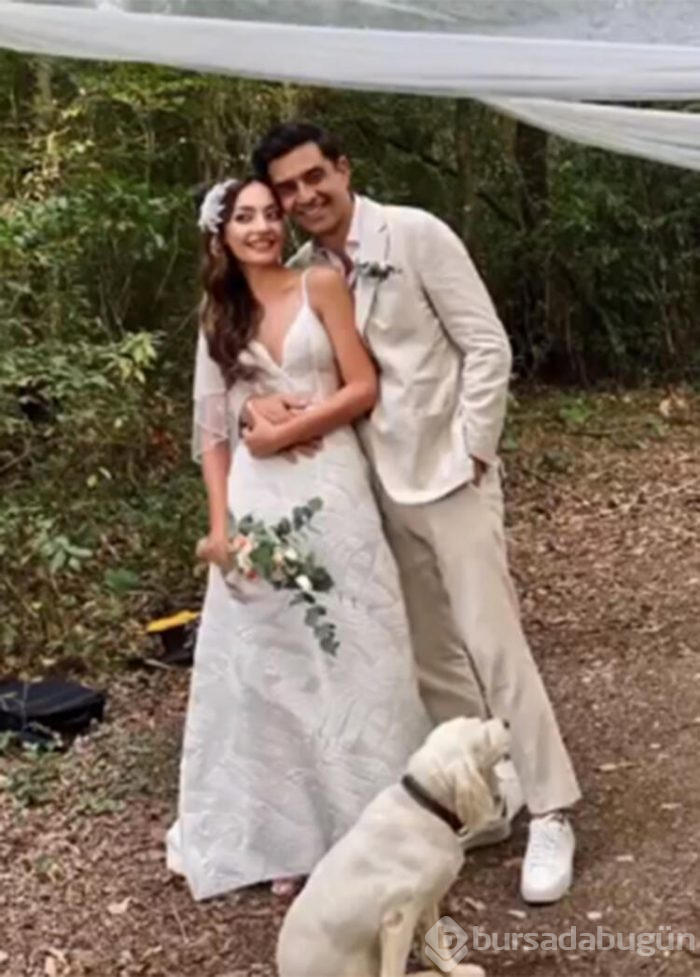 Cansel Elçin ile Zeynep Tuğçe Bayat sessiz sedasız evlendi!