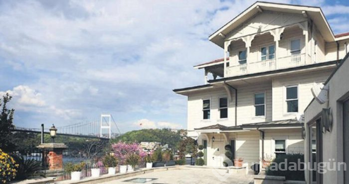 Şevval Şahin ve Yiğit Marcus Aral köşkün misafiriymiş!