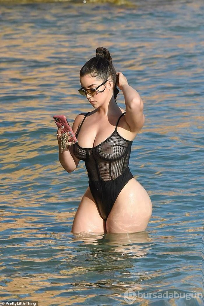 Demi Rose'un yatta kahvaltı keyfi