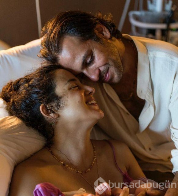 Erkan Kolçak Köstendil ile eşi Cansu Tosun'dan Marsel paylaşımları
