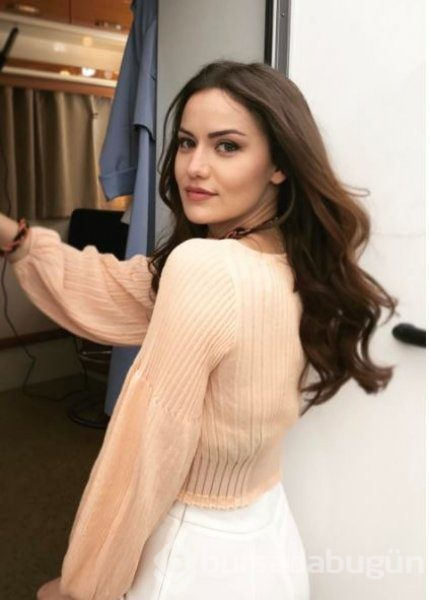Fahriye Evcen'den bahçe pozları