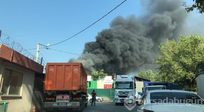 Bursa'da geri dönüşüm tesisinde büyük yangın çıktı!