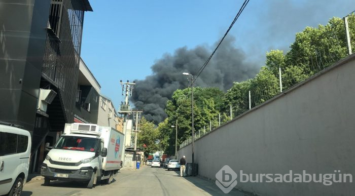 Bursa'da geri dönüşüm tesisinde büyük yangın çıktı!