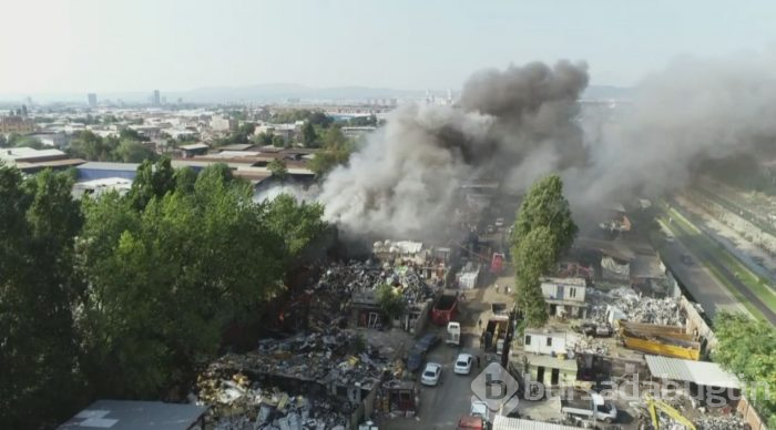 Bursa'da geri dönüşüm tesisinde büyük yangın çıktı!