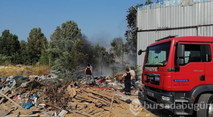 Bursa'da geri dönüşüm tesisinde büyük yangın çıktı!