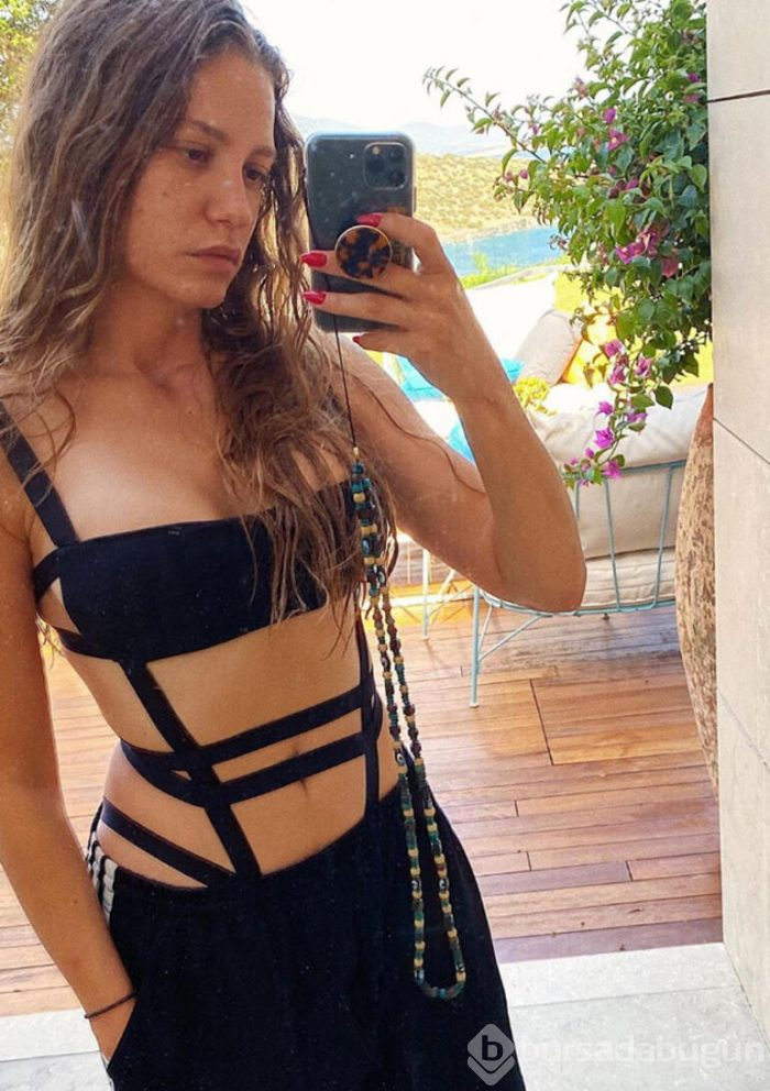 Serenay Sarıkaya'dan Hollywood yıldızlarına yakın takip
