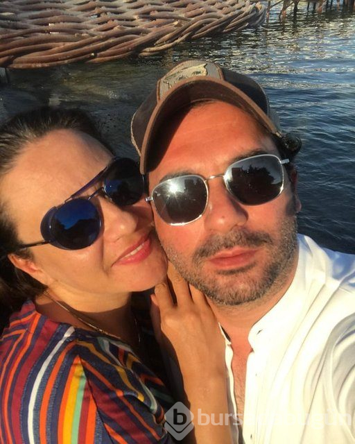 Ezgi Sertel-Ozan Çobanoğlu çiftinden aile pozu