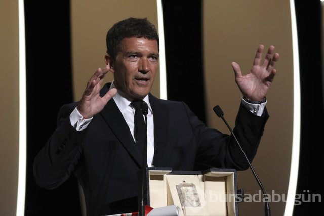 Antonio Banderas koronavirüsü yendi
