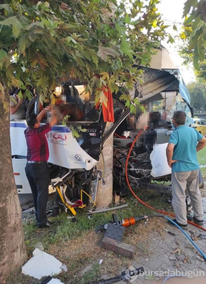 Bursa'da feci kaza! 2 ölü, 17 yaralı