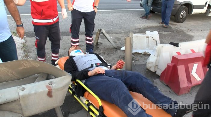 Bursa plakalı kamyonet devrildi: 3 yaralı