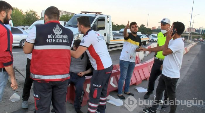Bursa plakalı kamyonet devrildi: 3 yaralı