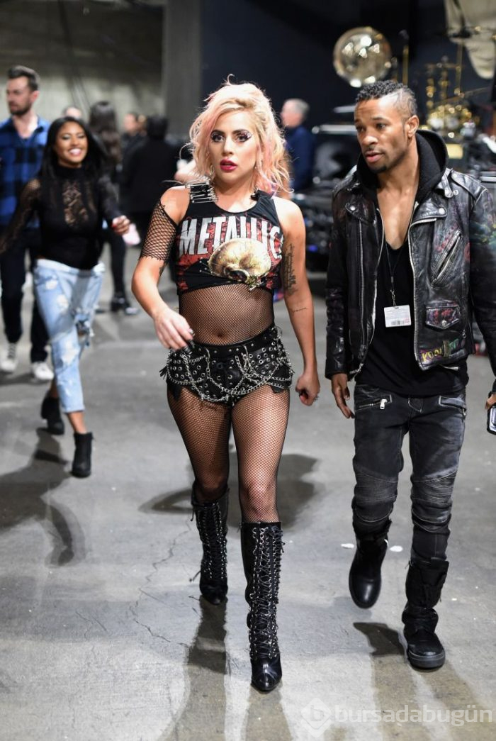 Lady Gaga, ödül törenine buza yatarak hazırlanıyor
