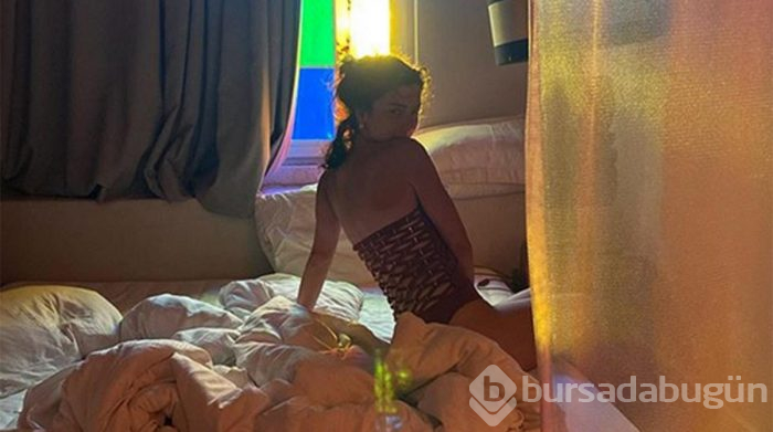 Merve Boluğur kahkahalarıyla dikkat çekti
