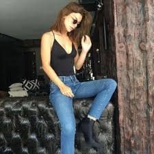 Merve Boluğur kahkahalarıyla dikkat çekti
