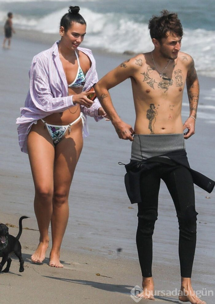 Dua Lipa ile Anwar Hadid'in plaj keyfi
