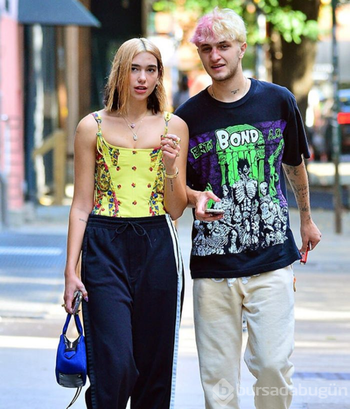 Dua Lipa ile Anwar Hadid'in plaj keyfi
