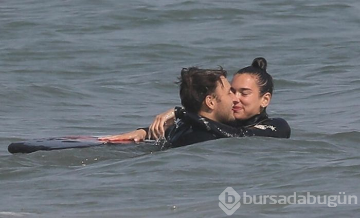 Dua Lipa ile Anwar Hadid'in plaj keyfi
