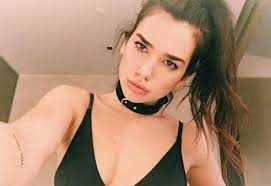 Dua Lipa ile Anwar Hadid'in plaj keyfi
