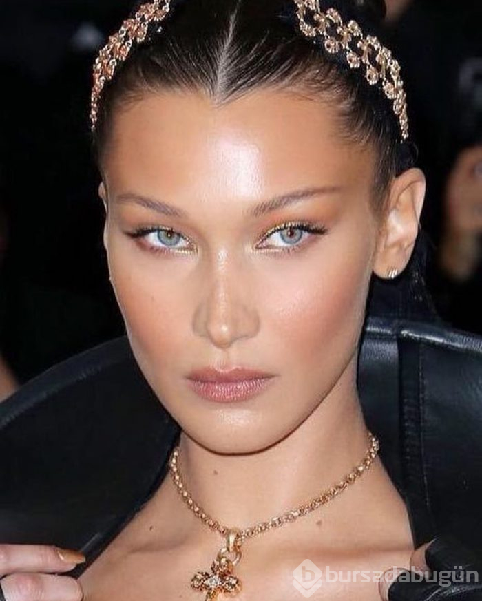 Bella Hadid: 14 yaşımdan beri belirtileri yaşıyorum
