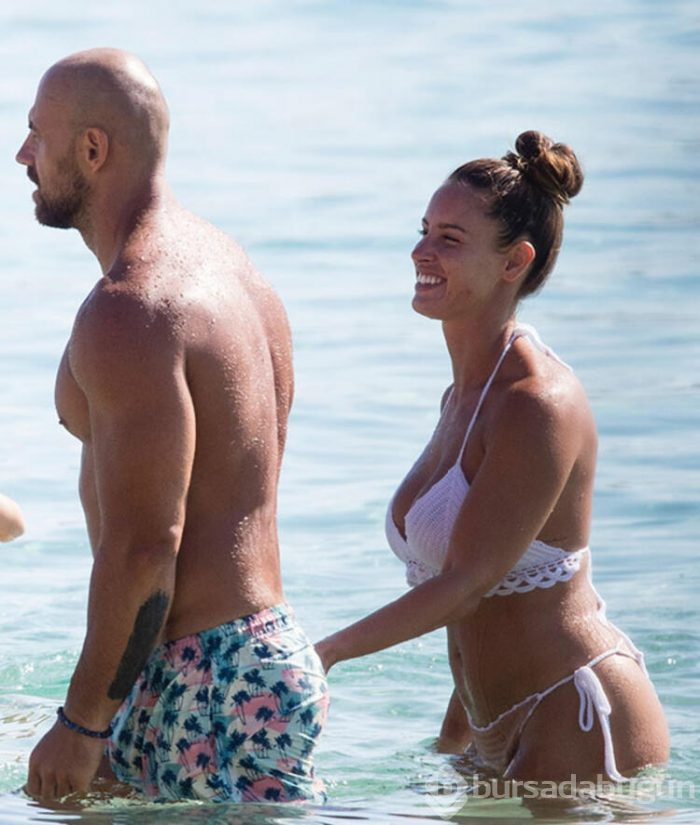 Instagram modeli Lucia Javorcekova ailesiyle tatilde

