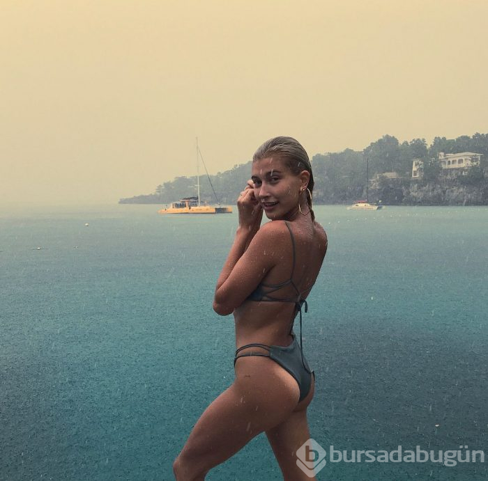 Hailey Baldwin-Justin Bieber'dan dudak dudağa poz
