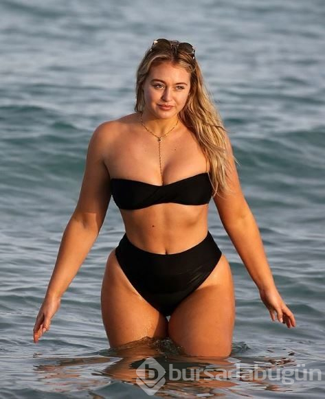 Iskra Lawrence formunu korumak için tırmandı
