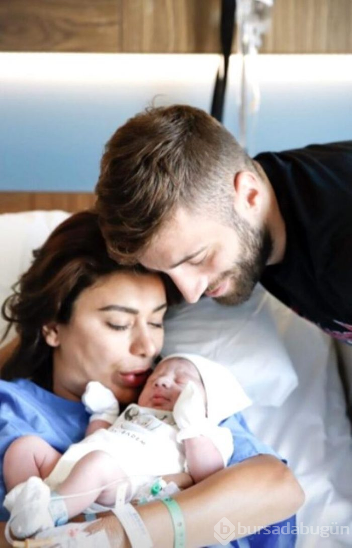 Alpaslan Öztürk'ün eşi Ebru Şancı'ya yaptığı yorumlar güldürdü