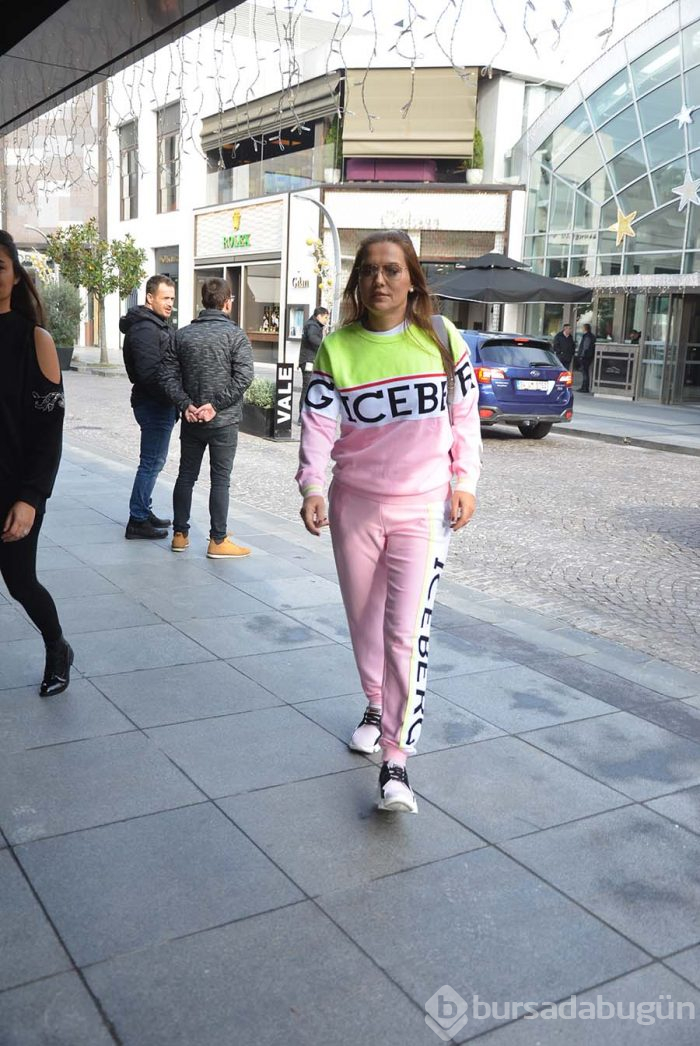 Demet Akalın: Burs verdiğim çocuklar adam oldu

