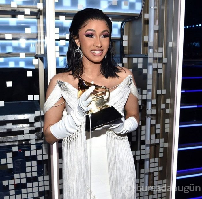 Cardi B'nin bu defa İrem Derici dikkatini çekti!