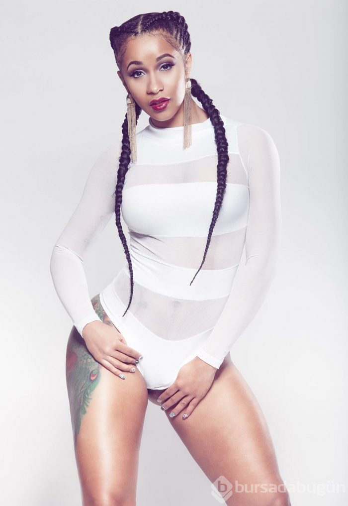 Cardi B'nin bu defa İrem Derici dikkatini çekti!