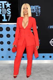 Cardi B'nin bu defa İrem Derici dikkatini çekti!