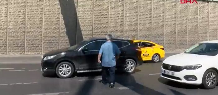 Ünlü gurme Mehmet Yaşin trafik kazası geçirdi
