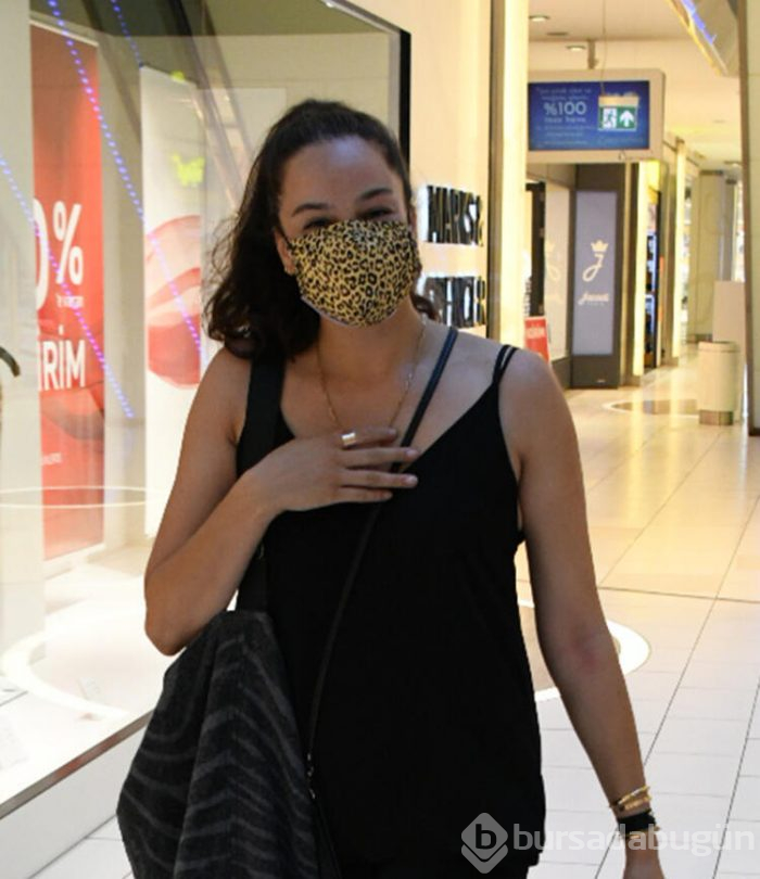 Azra Akın: İkinci çocuk için istek var
