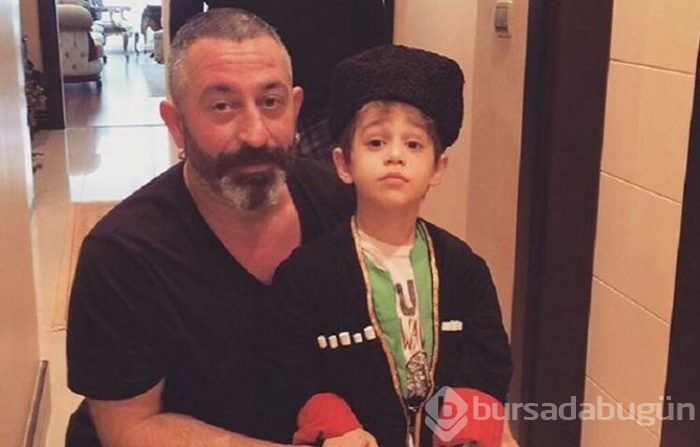 Cem Yılmaz çocukluk fotoğrafını paylaştı, şoke etti! Yok böyle benzerlik...
