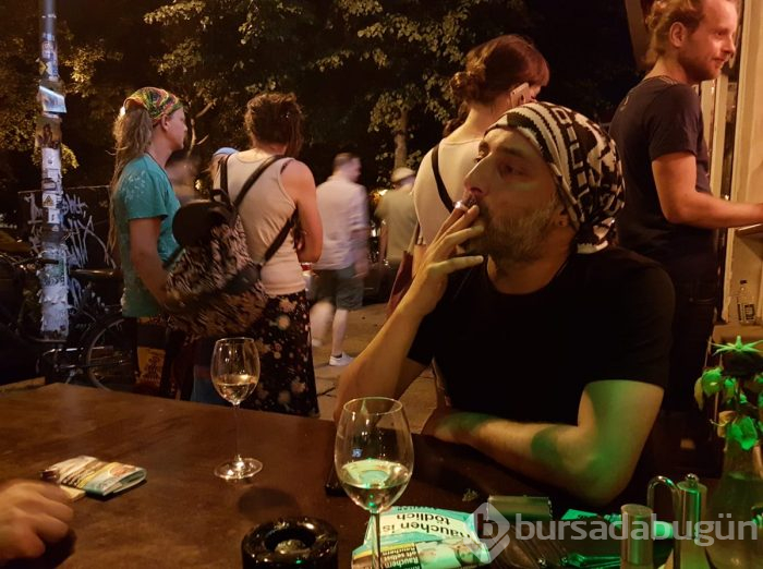 Duvara Karşı ile ünlenen Birol Ünel hayatını kaybetti
