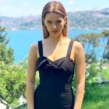 Oyuncu Leyla Tanlar mezun oldu