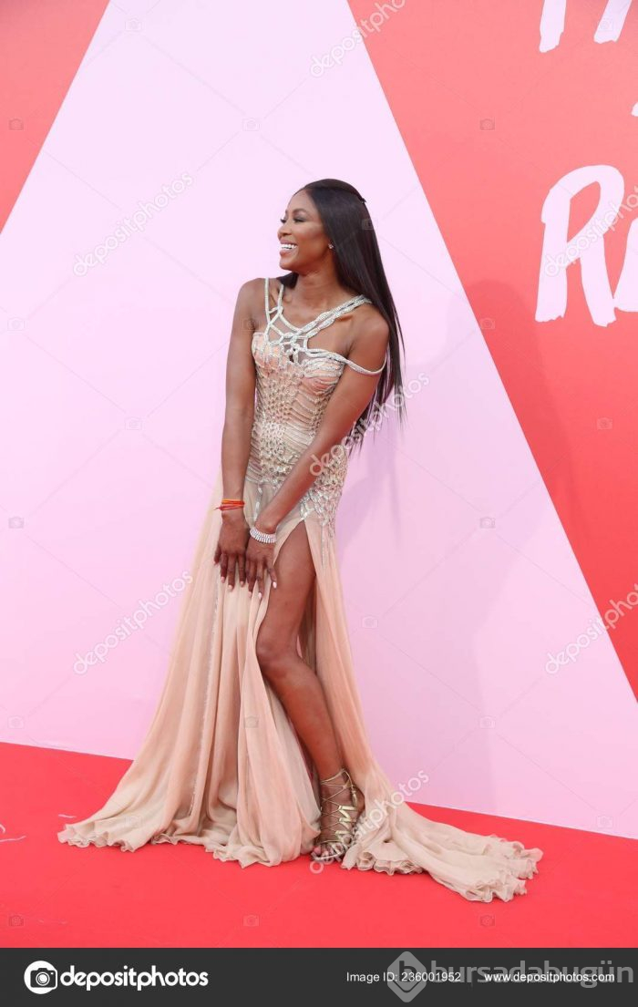 Naomi Campbell'a büyük şok!
