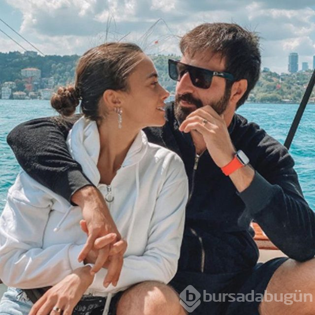 Hande Soral: Seni seviyorum
