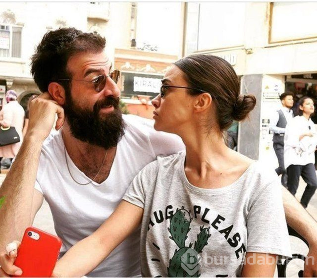 Hande Soral: Seni seviyorum
