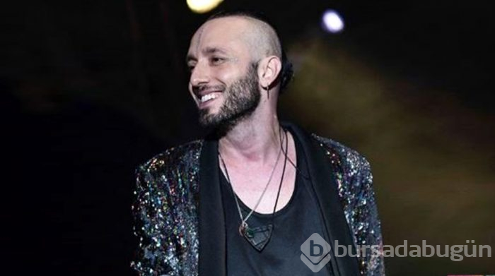 Mabel Matiz konserinde sosyal mesafe unutuldu
