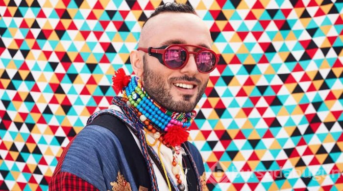 Mabel Matiz konserinde sosyal mesafe unutuldu
