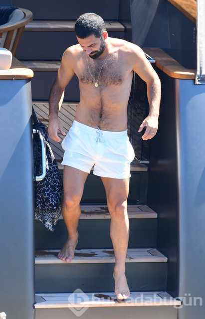 Arda Turan'ın aile ziyareti