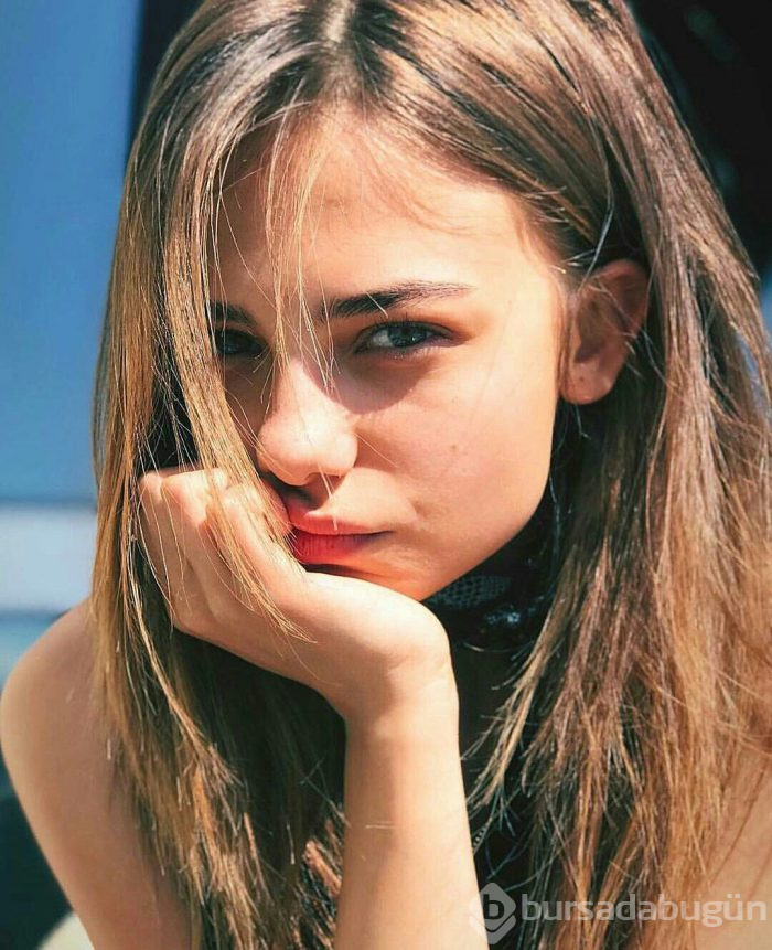 Bahar Şahin 15 bin TL'lik telefonunu denize düşürdü
