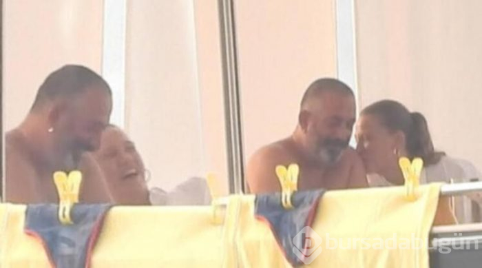 Cem Yılmaz soluğu Serenay Sarıkaya'nın evinde aldı