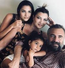 Büyük bir aile kurmak için telaşlanıyorum