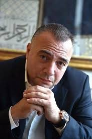 Büyük bir aile kurmak için telaşlanıyorum