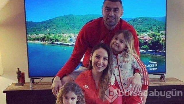 Burak Yılmaz ile İstem Atilla'dan aşk dolu paylaşım