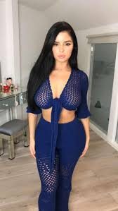 Demi Rose hem çalışıyor hem de tatil yapıyor