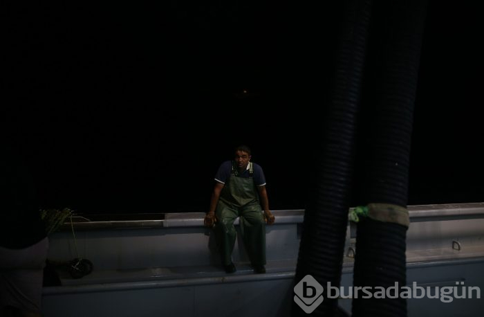 Bursa'da balıkçıların zorlu hayatı görüntülendi